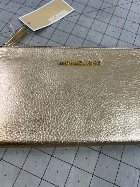 Michael Kors Handbags - Michael Kors Bedford Large Pale Gold Zip Clutch New w/Tags